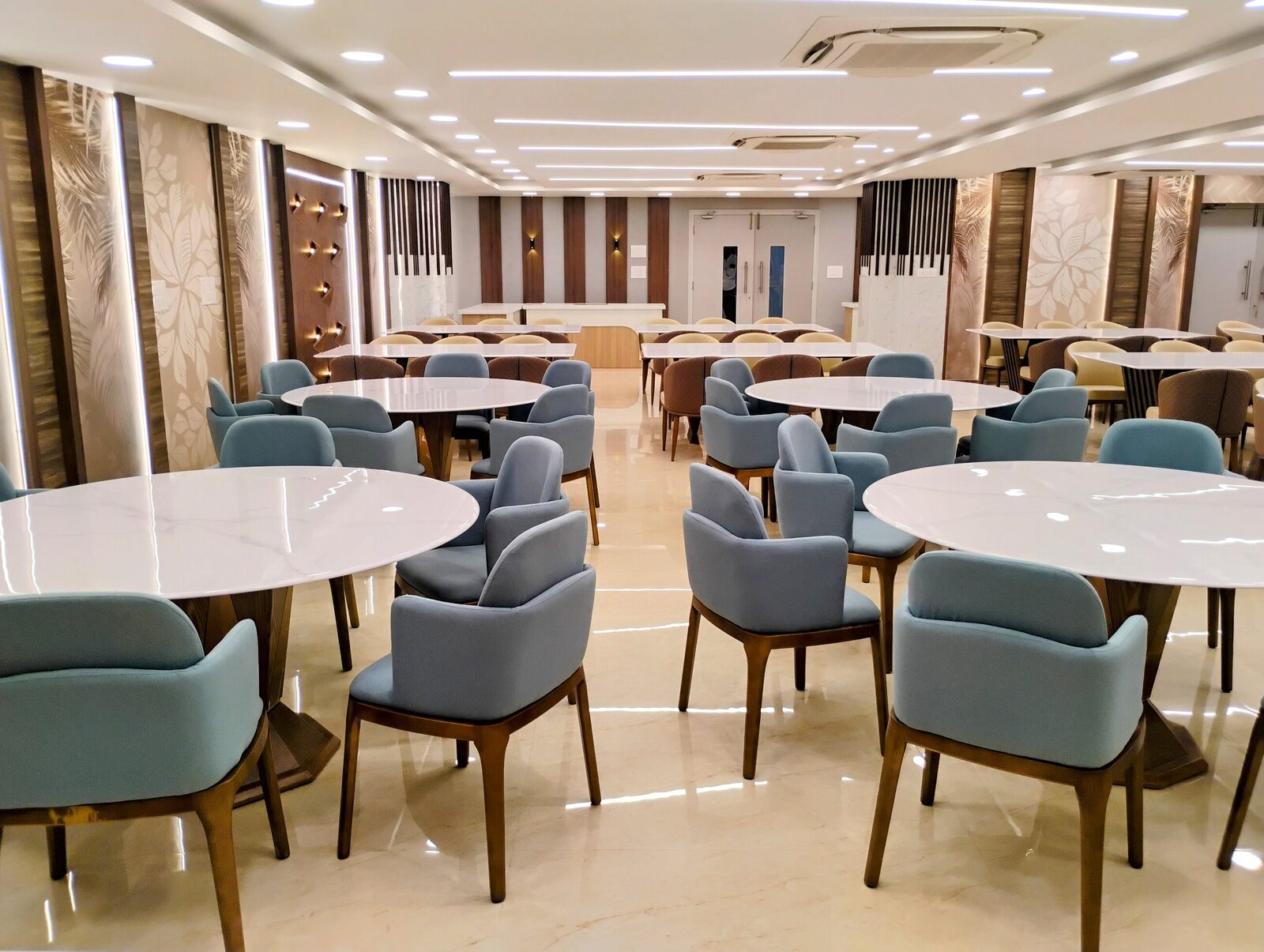 Office cafeteria and breakout seating